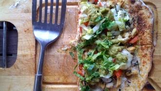 http://www.soulandfood.fr/media/app/images/pizza-poulet-guacamole.jpg